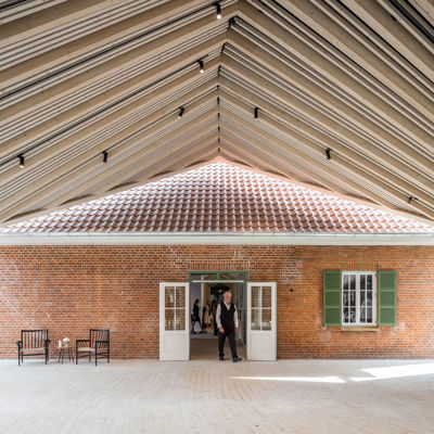 Vejers Strand Camping FLUGT Museum Pressefoto Arkitektur Dør